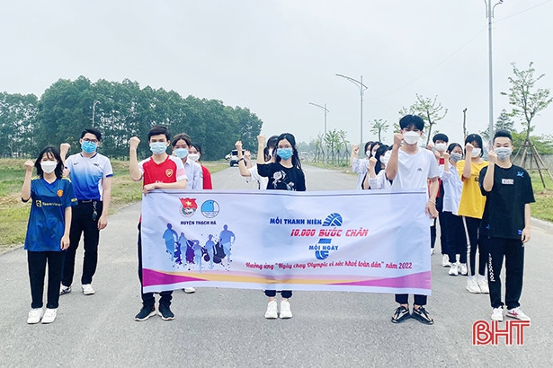 Thanh niên Hà Tĩnh hưởng ứng chương trình 10.000 bước chân mỗi ngày