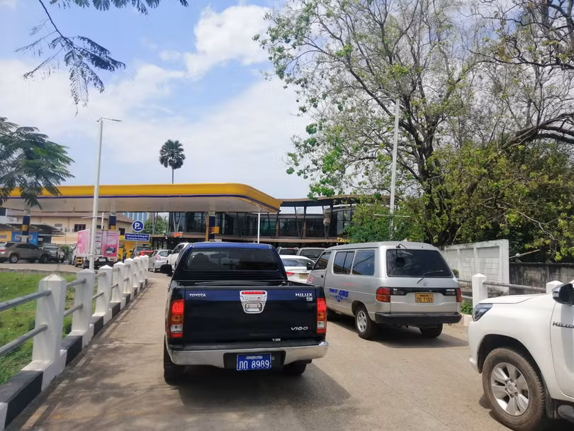 Lào gấp rút hoàn thành 2 dự án xăng dầu ứng phó giá nhiên liệu tăng