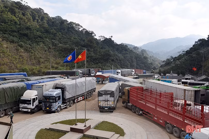 Đảm bảo lưu thông thông suốt, an toàn trên QL 8 khi cấm đường theo khung giờ