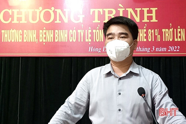 Quỹ Thiện Tâm - Tập đoàn Vingroup tặng quà cho người có công ở Hà Tĩnh