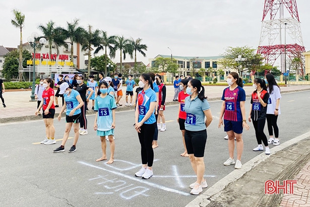 Thanh niên Hà Tĩnh hưởng ứng chương trình 10.000 bước chân mỗi ngày
