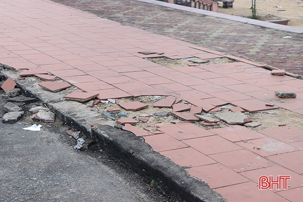 Cẩm Xuyên khảo sát để chỉnh trang hạ tầng Khu du lịch Thiên Cầm trước mùa du lịch