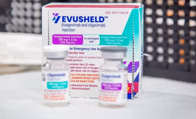 EVUSHELD là thuốc, không phải là “siêu vaccine”, không được sử dụng để dự phòng COVID-19