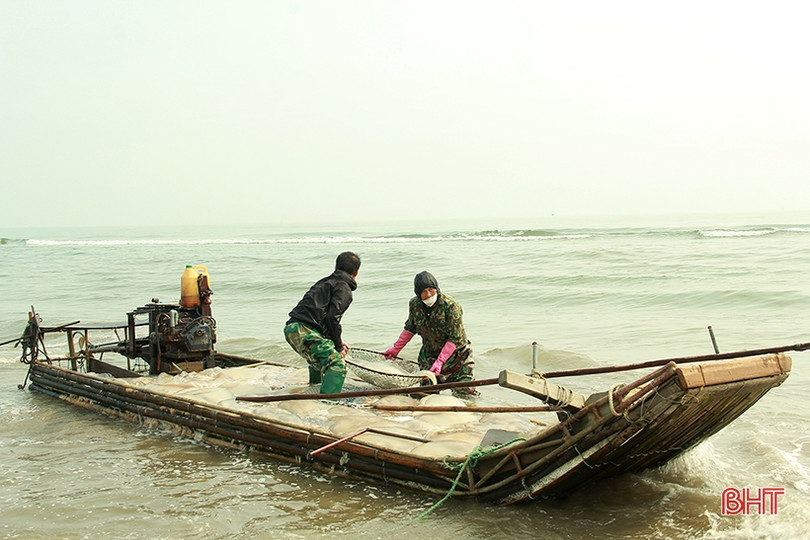 Ngư dân Nghi Xuân vào mùa đánh bắt sứa