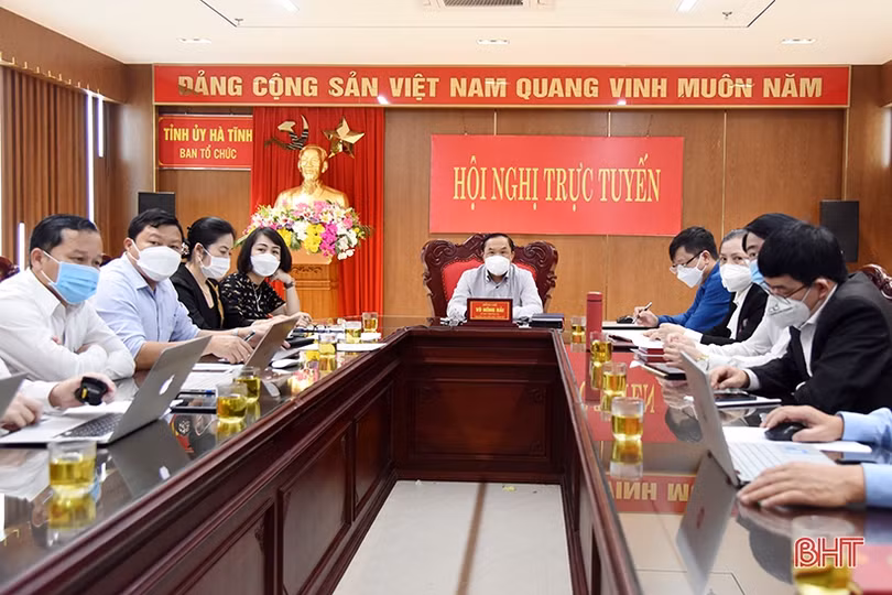 Quán triệt quy định mới về đối tượng, tiêu chuẩn và phân cấp đào tạo lý luận chính trị