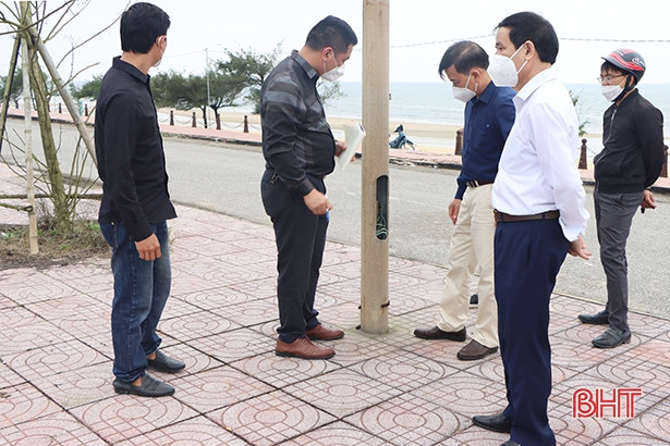 Cẩm Xuyên khảo sát để chỉnh trang hạ tầng Khu du lịch Thiên Cầm trước mùa du lịch