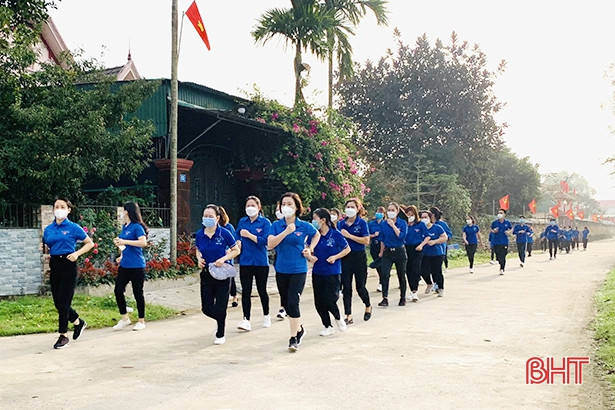 Thanh niên Hà Tĩnh hưởng ứng chương trình 10.000 bước chân mỗi ngày