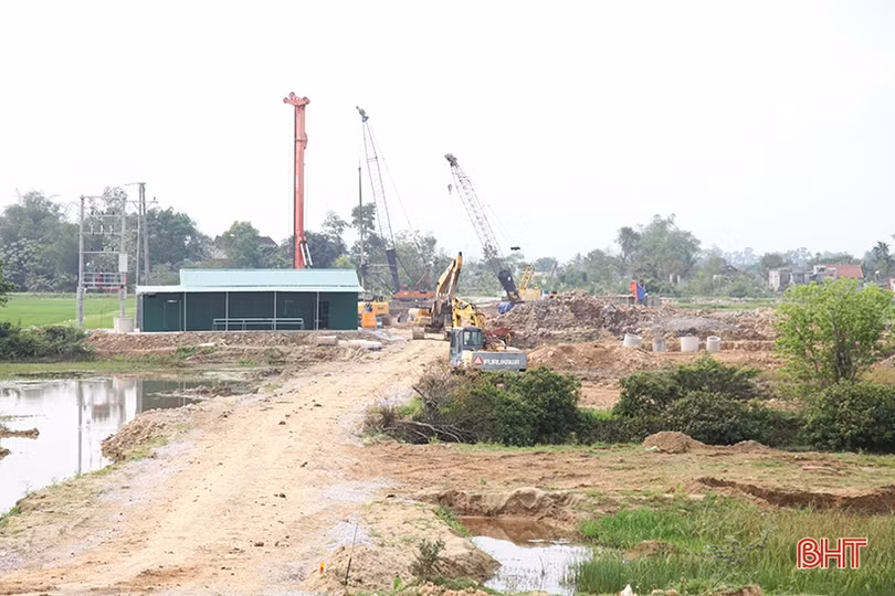 Nỗ lực đẩy nhanh tiến độ thi công cao tốc Bắc Nam đoạn qua Hà Tĩnh