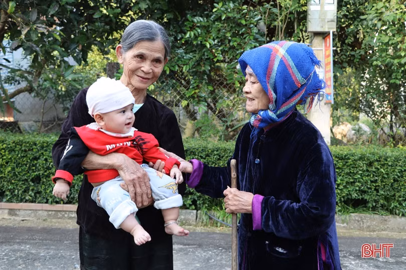 Gắn kết tình làng nghĩa xóm trong cụm dân cư sạch - đẹp - văn minh ở Vũ Quang