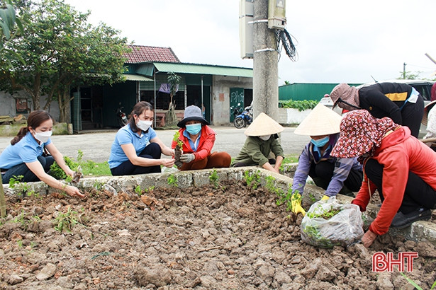 Phụ nữ Can Lộc góp sức xây dựng khu dân cư kiểu mẫu