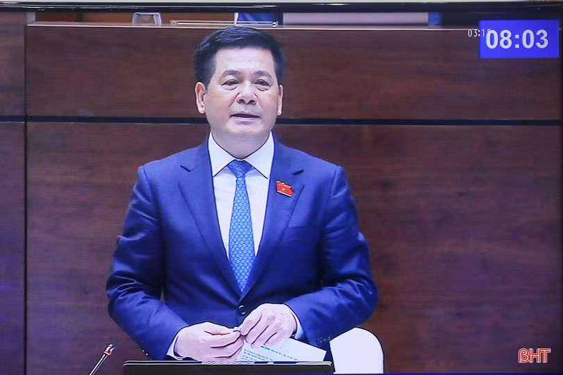 Tư lệnh ngành Công Thương lý giải tăng giá xăng dầu và việc điều hành của cơ quan chủ quản