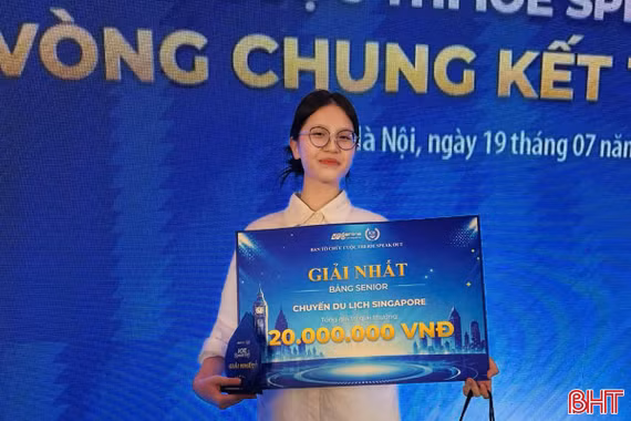 Nữ sinh Hà Tĩnh giành giải nhất toàn quốc cuộc thi IOE Speak Out 2026
