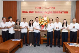Bí thư Tỉnh ủy chúc mừng Báo và phát thanh, truyền hình Hà Tĩnh nhân Ngày Báo chí cách mạng Việt Nam
