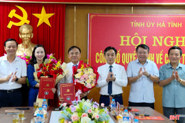 Ban Tuyên giáo và Dân vận Tỉnh ủy công bố quyết định về công tác cán bộ
