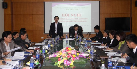 Phó Chủ tịch Thường trực UBND tỉnh Trần Minh Kỳ đánh giá cao công tác chuẩn bị, quy trình, nội dung kiểm điểm của BTV Đảng ủy và Ban Giám đốc Ngân hàng Vietcombank Hà Tĩnh.