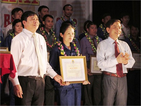 Số lao động nữ được vinh danh, khen thưởng đang ngày một nhiều hơn