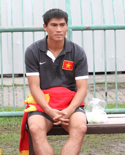 Chấn thương ở trận hòa Myanmar, Văn Phong phải nghỉ hết vòng đấu bảng. Ảnh: Hoàng Huy