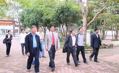 Đoàn Viện Nghiên cứu Nông lâm quốc gia Lào tham quan Trường Mầm non xã Thiên Lộc (Can Lộc)...