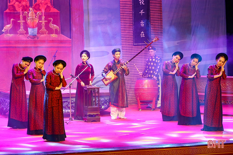 Ngày thứ 2 Liên hoan Ca trù toàn quốc: Biểu diễn đặc sắc, chất lượng chuyên môn cao