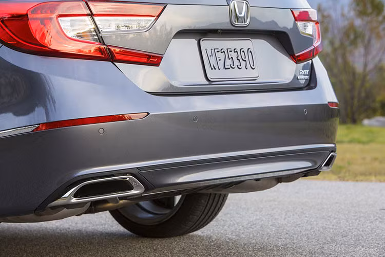 Honda Accord 2019 giá từ 553 triệu đồng “đấu” Toyota Camry