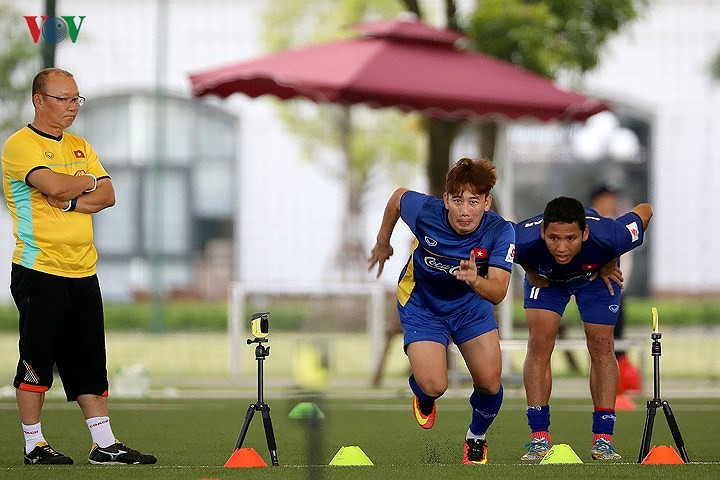 Những cầu thủ Việt Nam có khả năng cao bị loại khỏi AFF Cup 2018?