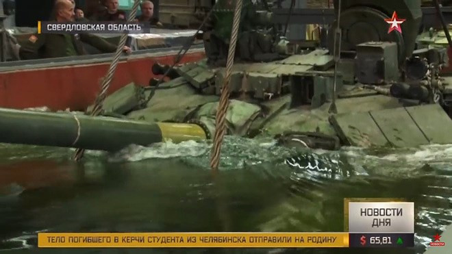 Vì sao xe tăng T-90S Việt Nam có “Đôi mắt đỏ”, còn Iraq, Ấn Độ lại không?