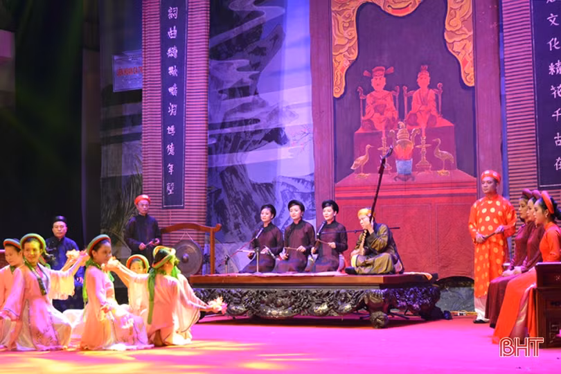 Khai mạc Liên hoan Ca trù toàn quốc năm 2018 tại Hà Tĩnh