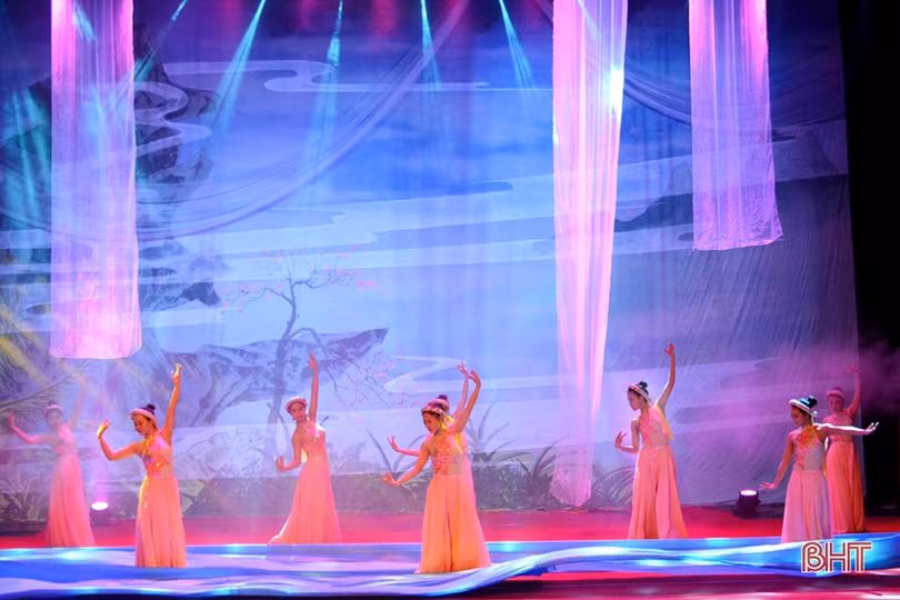 Khai mạc Liên hoan Ca trù toàn quốc năm 2018 tại Hà Tĩnh