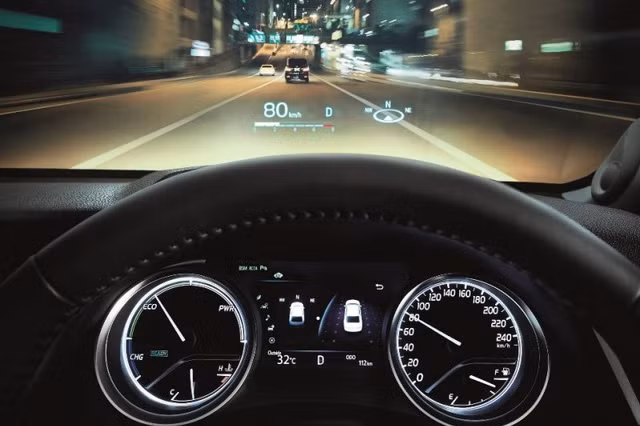 Toyota Camry thế hệ mới trình làng, giá từ hơn 1 tỉ đồng