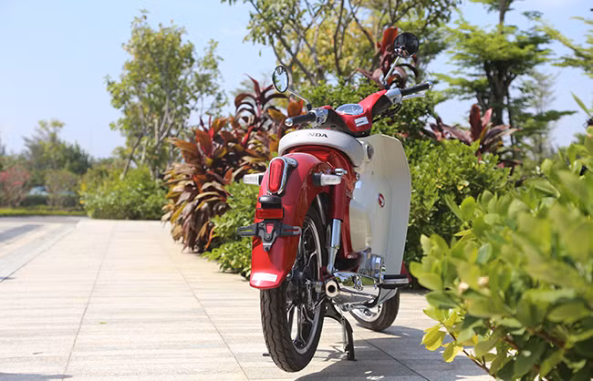Cận cảnh Honda Super Cub C125 - Sự trở lại của một huyền thoại