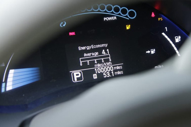 Tua ngược công-tơ mét 350.000 km, chủ đại lý xe Mỹ đối mặt án tù