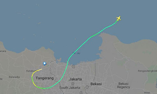 Đường bay thực tế của máy bay Lion Air gặp nạn sáng nay. Ảnh: Flightradar24 Máy bay chở 178 người rơi xuống biển ở Indonesia