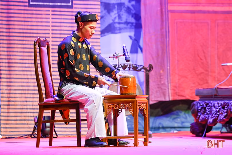 Ngày thứ 2 Liên hoan Ca trù toàn quốc: Biểu diễn đặc sắc, chất lượng chuyên môn cao