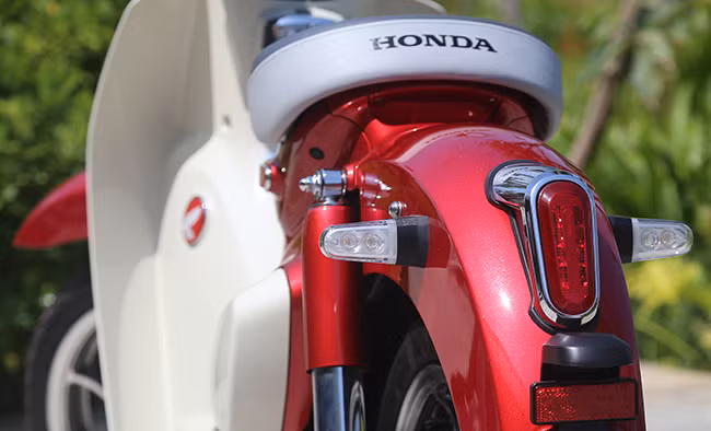 Cận cảnh Honda Super Cub C125 - Sự trở lại của một huyền thoại