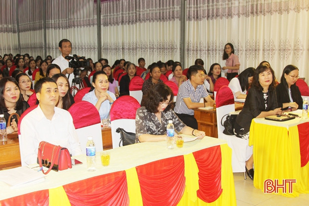 Trang bị kỹ năng nắm bắt tư tưởng cho cán bộ phụ nữ Hà Tĩnh