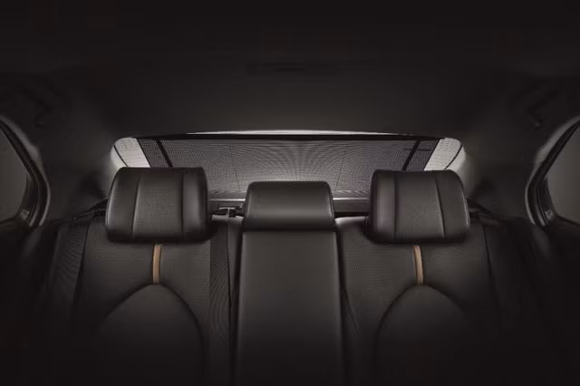 Toyota Camry thế hệ mới trình làng, giá từ hơn 1 tỉ đồng