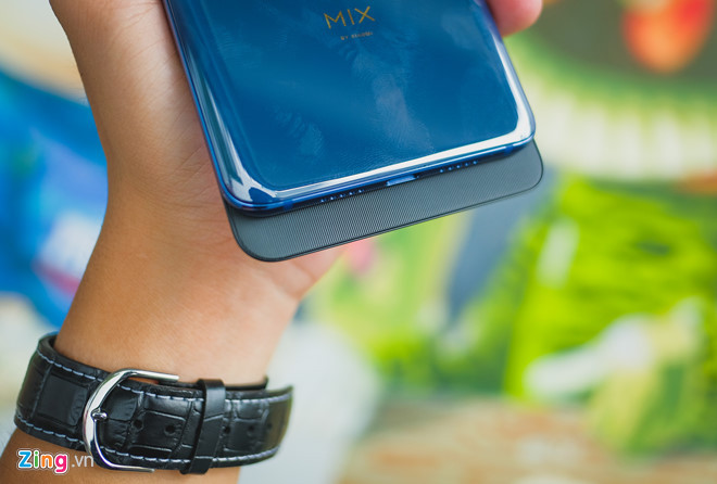 Smartphone RAM 10 GB đầu tiên ra mắt tại Việt Nam