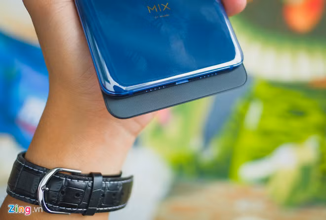 Smartphone RAM 10 GB đầu tiên ra mắt tại Việt Nam