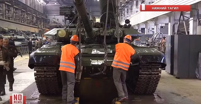 Vì sao xe tăng T-90S Việt Nam có “Đôi mắt đỏ”, còn Iraq, Ấn Độ lại không?