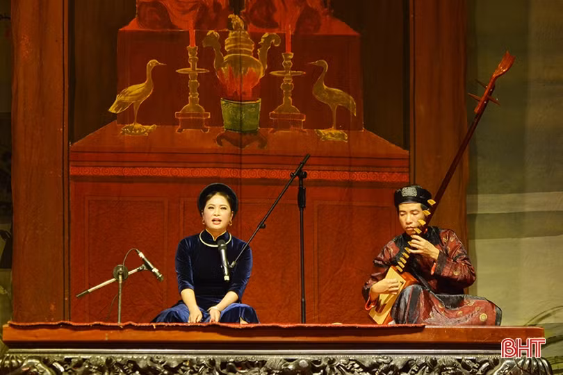 Tiếng ca thanh thoát, giọt đàn lắng sâu