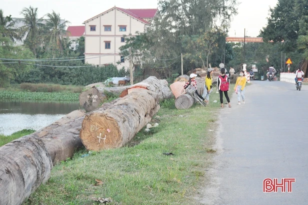 “Rình rập” tai nạn giao thông trên tỉnh lộ 7!