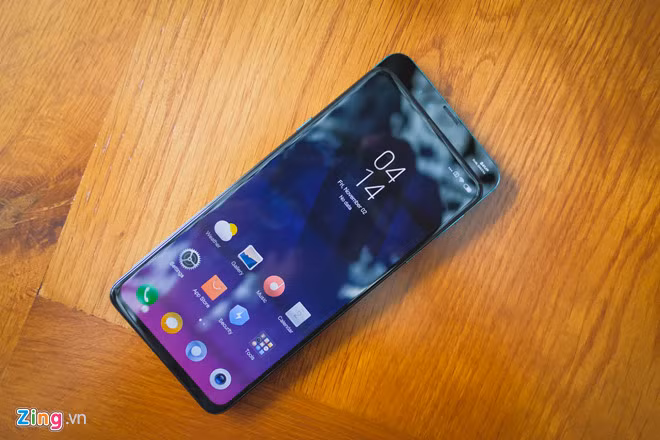 Smartphone RAM 10 GB đầu tiên ra mắt tại Việt Nam