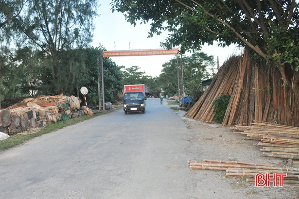 “Rình rập” tai nạn giao thông trên tỉnh lộ 7!