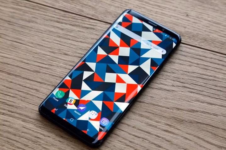 Smartphone tai thỏ không còn là xu hướng