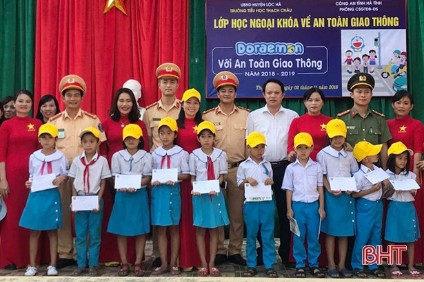 “Doraemon với An toàn giao thông” đến với học sinh Tiểu học Thạch Châu