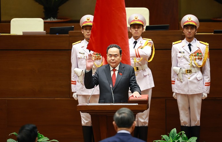 Chủ tịch Quốc hội Trần Thanh Mẫn tuyên thệ trước Quốc hội, đồng bào và cử tri cả nước - Ảnh: VGP/Nhật Bắc