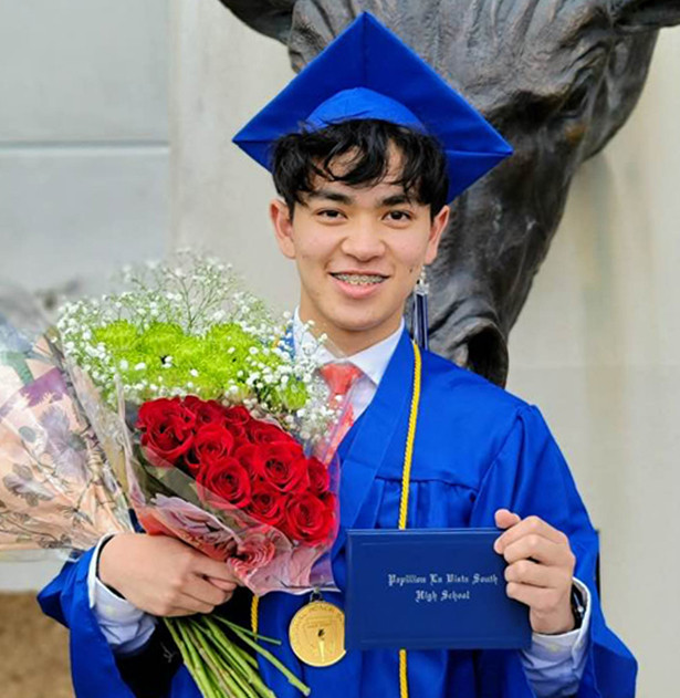 Cửa hàng điện thoại đưa nam sinh gốc Việt đến Harvard