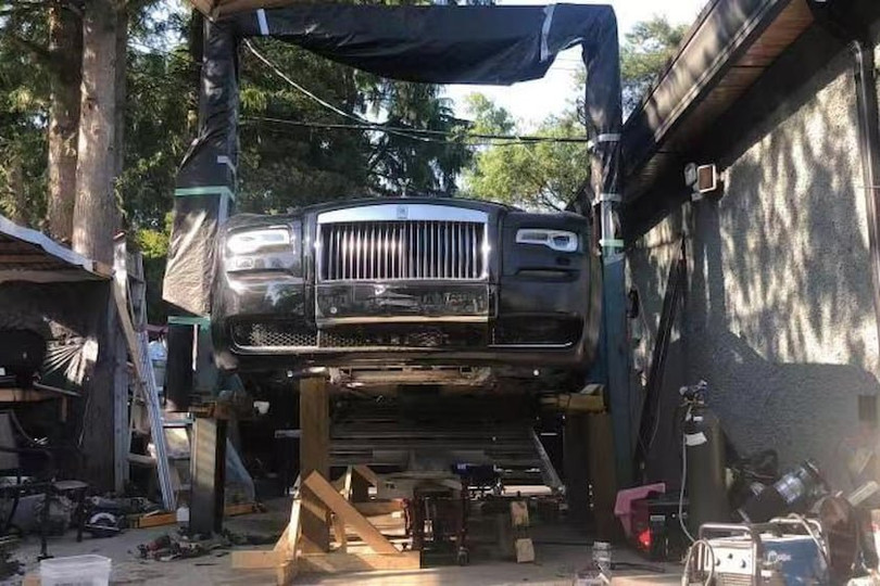 Thợ máy tự tay biến xe siêu sang Rolls-Royce Wraith thành ôtô điện