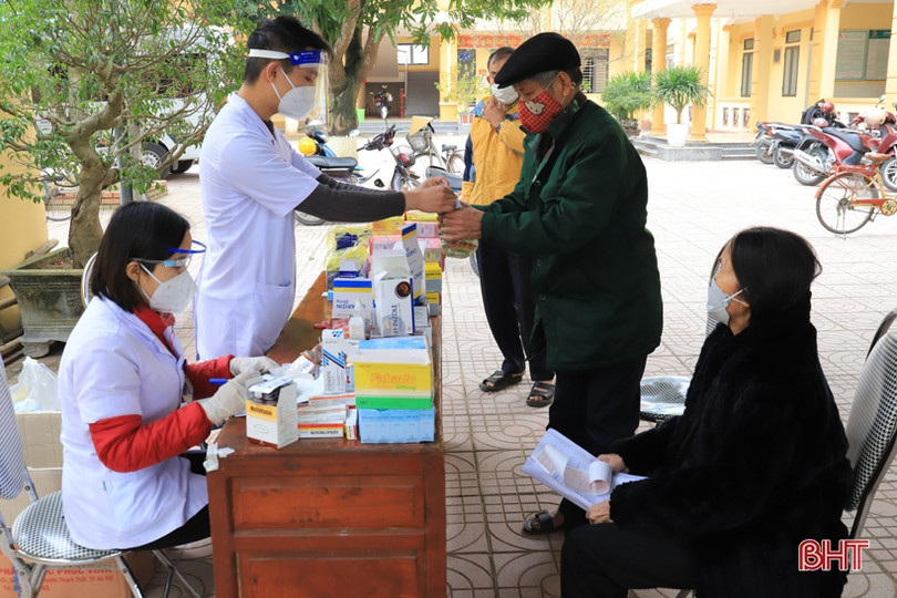 Khám, tư vấn và cấp thuốc miễn phí cho 200 người dân Nghi Xuân