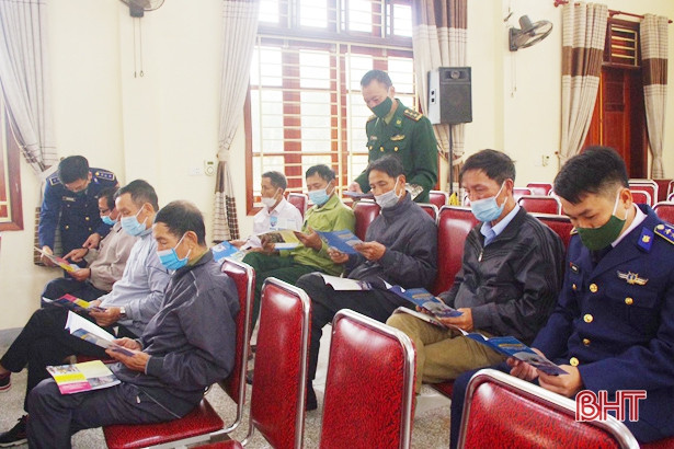 Hà Tĩnh cấp mới 965 giấy phép khai thác thủy sản cho ngư dân